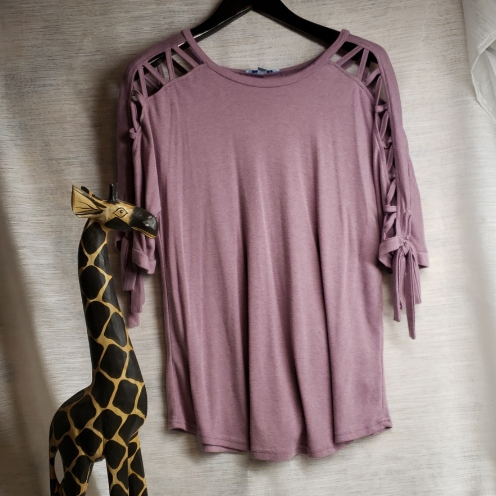 She and Sky Lavender Top Size M